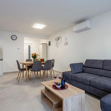 City Apartments Silver プーラ エクステリア 写真